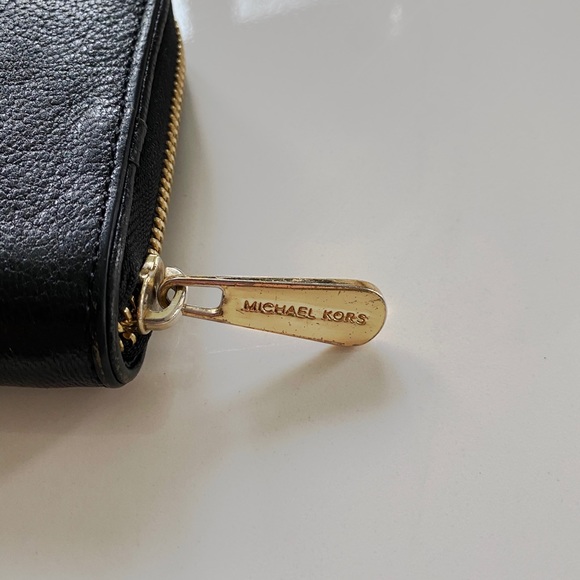 Michael Kors Wallet - Picture 4 of 5